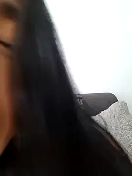 Snapshot of MarianaByanchi chatting on 10.04.25 MarianaByanchi online show from 10.04.25