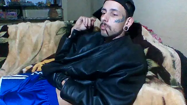 Snapshot of sellvageria chatting on 10.10.25 sellvageria online show from 10.10.25