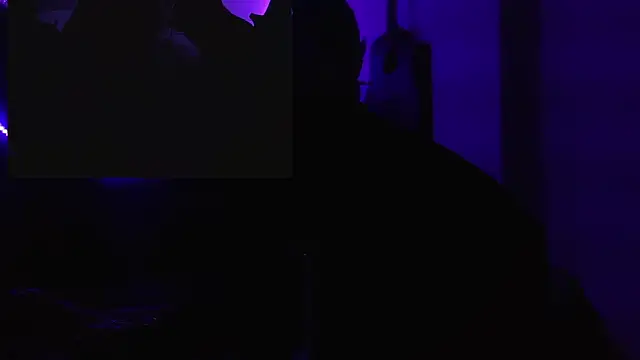 Snapshot of darkclothes chatting on 12.25.24 darkclothes online show from 12.25.24