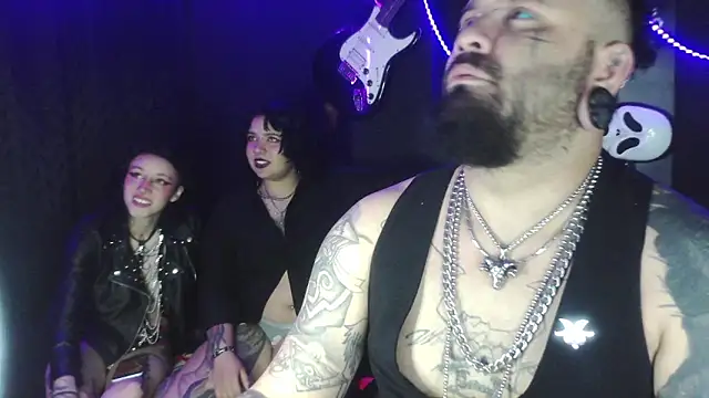 Snapshot of darkclothes chatting on 10.29.25 darkclothes online show from 10.29.25