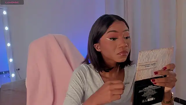 Snapshot of SavannahWildee chatting on 02.05.25 SavannahWildee online show from 02.05.25