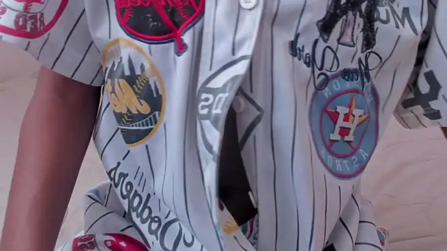 Snapshot of SavannahWildee chatting on 10.17.25 SavannahWildee online show from 10.17.25