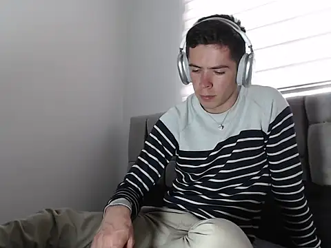 Snapshot of Eliantg chatting on 12.28.24 Eliantg online show from 12.28.24