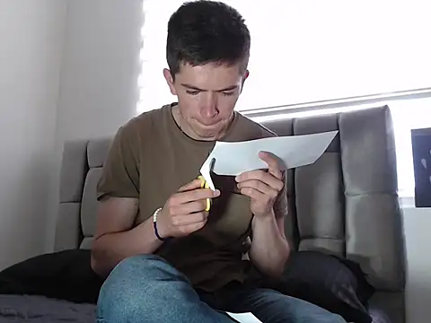 Snapshot of Eliantg chatting on 12.31.24 Eliantg online show from 12.31.24