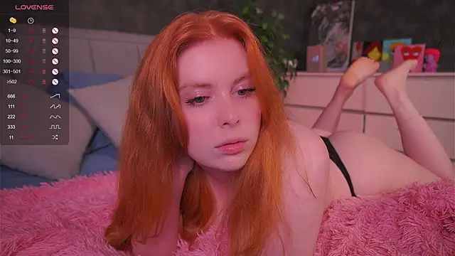 Snapshot of RedHotVixen0 chatting on 09.09.25 RedHotVixen0 online show from 09.09.25