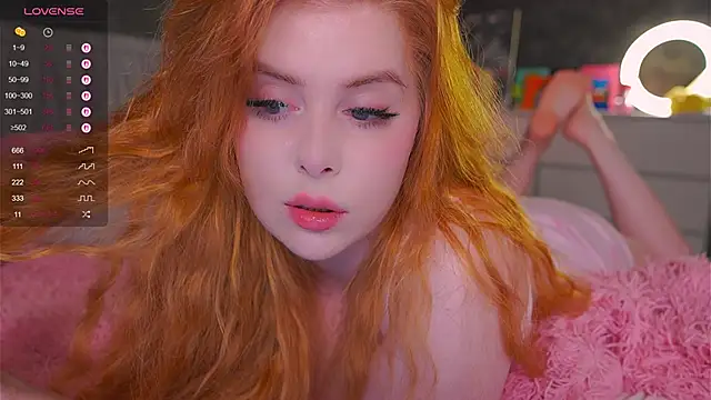 Snapshot of RedHotVixen0 chatting on 11.03.25 RedHotVixen0 online show from 11.03.25