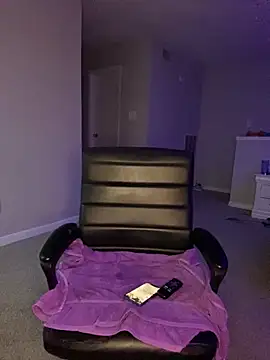 Snapshot of LillShayy chatting on 12.17.24 LillShayy online show from 12.17.24