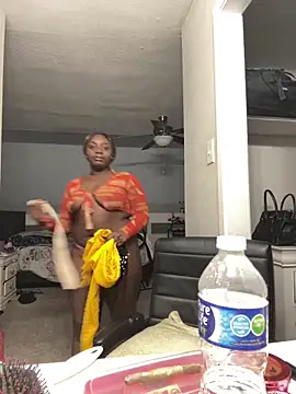 Snapshot of LillShayy chatting on 02.12.25 LillShayy online show from 02.12.25