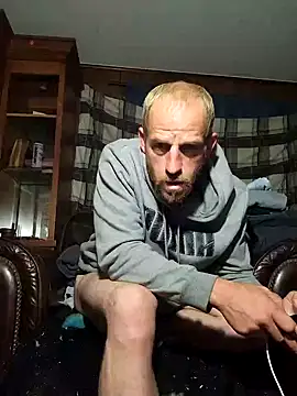 Snapshot of 5g4ever chatting on 01.06.25 5g4ever online show from 01.06.25