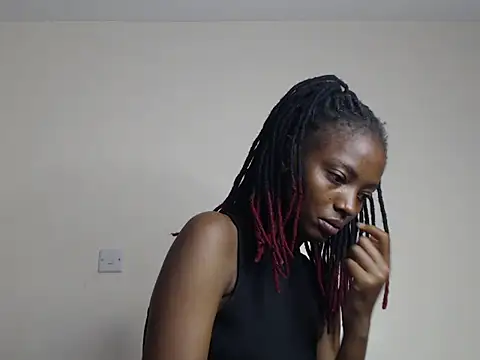 Snapshot of nanaswee chatting on 02.04.25 nanaswee online show from 02.04.25