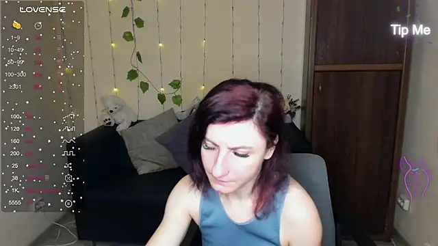 Snapshot of Muse_kitty_jenia chatting on 01.27.25 Muse kitty jenia online show from 01.27.25
