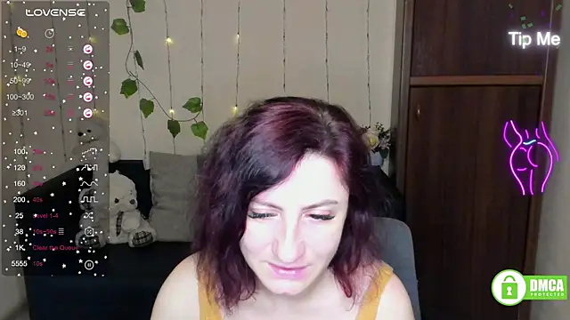 Snapshot of Muse_kitty_jenia chatting on 02.01.25 Muse kitty jenia online show from 02.01.25