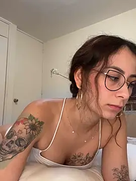 Snapshot of juanasnz99 chatting on 12.22.24 juanasnz99 online show from 12.22.24