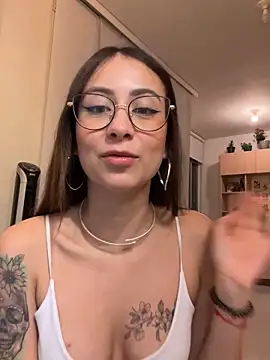Snapshot of juanasnz99 chatting on 01.10.25 juanasnz99 online show from 01.10.25
