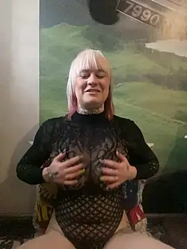 Snapshot of poussichienne chatting on 01.22.25 poussichienne online show from 01.22.25