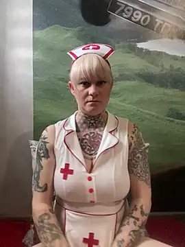 Snapshot of poussichienne chatting on 01.30.25 poussichienne online show from 01.30.25