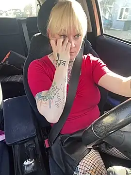 Snapshot of poussichienne chatting on 03.04.25 poussichienne online show from 03.04.25