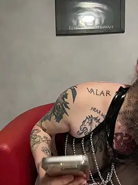 Snapshot of poussichienne chatting on 03.08.25 poussichienne online show from 03.08.25