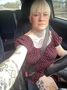 Snapshot of poussichienne chatting on 03.21.25 poussichienne online show from 03.21.25