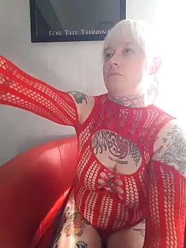 Snapshot of poussichienne chatting on 09.17.25 poussichienne online show from 09.17.25