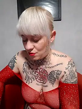 Snapshot of poussichienne chatting on 10.23.25 poussichienne online show from 10.23.25