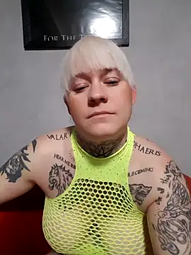 Snapshot of poussichienne chatting on 11.03.25 poussichienne online show from 11.03.25