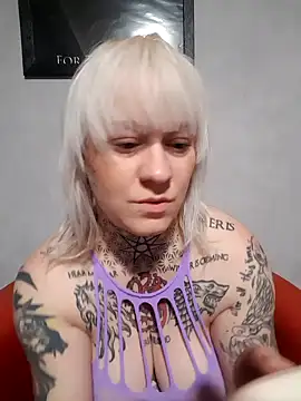 Snapshot of poussichienne chatting on 11.05.25 poussichienne online show from 11.05.25