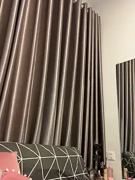 Snapshot of Almiraa68 chatting on 03.14.25 Almiraa68 online show from 03.14.25