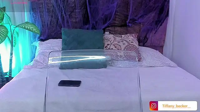 Snapshot of tiffany_becker chatting on 10.18.25 tiffany becker online show from 10.18.25