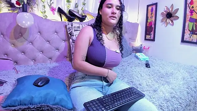 Snapshot of Chanelle_ chatting on 03.20.25 Chanelle  online show from 03.20.25