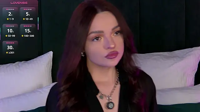 Snapshot of AnaWest chatting on 10.09.25 AnaWest online show from 10.09.25