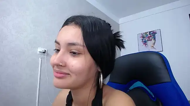 Snapshot of antonella_sweetlittle chatting on 03.06.25 antonella sweetlittle online show from 03.06.25