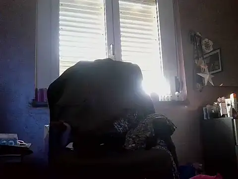 Snapshot of LadyVenere chatting on 10.12.25 LadyVenere online show from 10.12.25