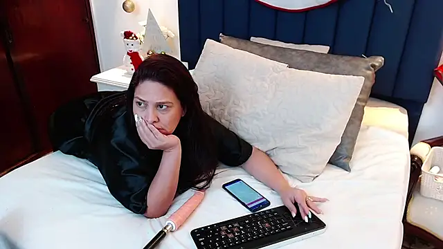 Snapshot of KattaGoez chatting on 12.28.24 KattaGoez online show from 12.28.24