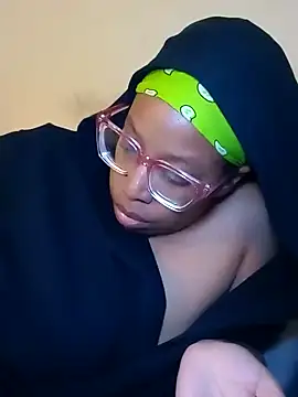 Snapshot of madamsensuale chatting on 01.02.25 madamsensuale online show from 01.02.25