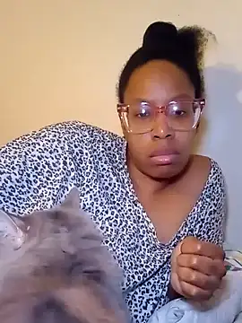 Snapshot of madamsensuale chatting on 01.26.25 madamsensuale online show from 01.26.25