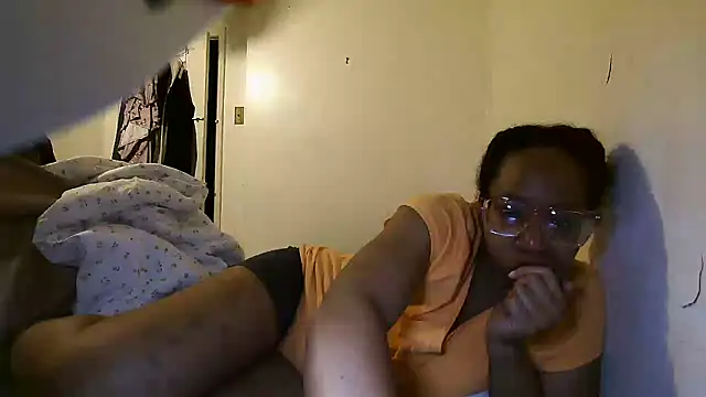 Snapshot of madamsensuale chatting on 03.06.25 madamsensuale online show from 03.06.25