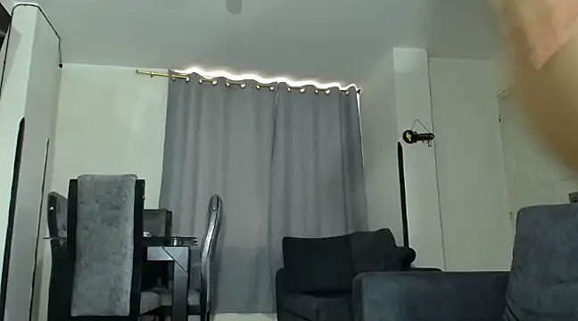 julianamorant online show from 03.18.25