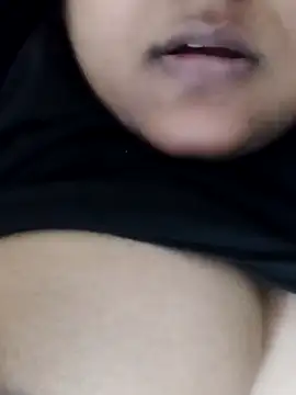 Snapshot of smile_pretty chatting on 12.04.24 smile pretty online show from 12.04.24