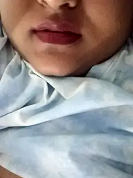 Snapshot of smile_pretty chatting on 12.18.24 smile pretty online show from 12.18.24