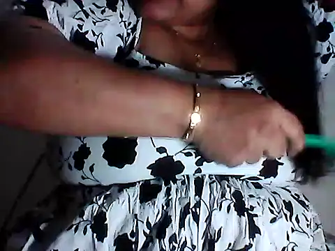 Snapshot of smile_pretty chatting on 01.07.25 smile pretty online show from 01.07.25