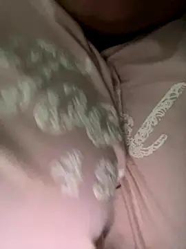 Snapshot of smile_pretty chatting on 09.17.25 smile pretty online show from 09.17.25