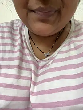 Snapshot of smile_pretty chatting on 10.09.25 smile pretty online show from 10.09.25