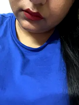 Snapshot of smile_pretty chatting on 10.17.25 smile pretty online show from 10.17.25