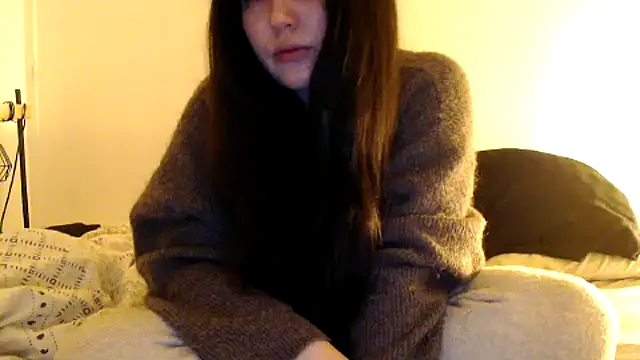 Snapshot of Lynylou chatting on 12.03.24 Lynylou online show from 12.03.24
