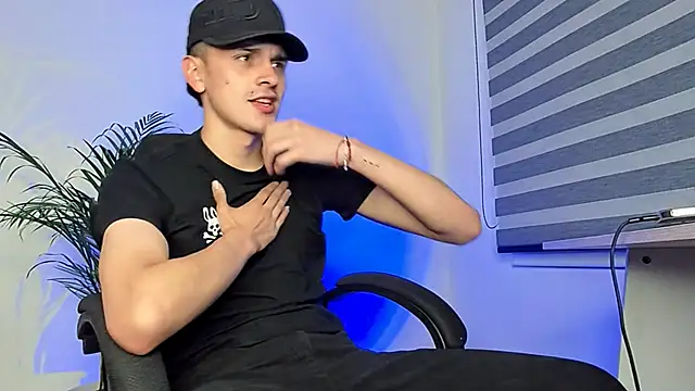 Snapshot of bastia_noooo chatting on 09.21.25 bastia noooo online show from 09.21.25