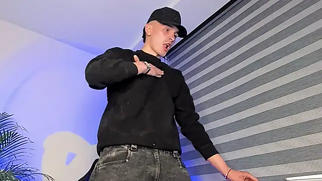 Snapshot of bastia_noooo chatting on 09.24.25 bastia noooo online show from 09.24.25