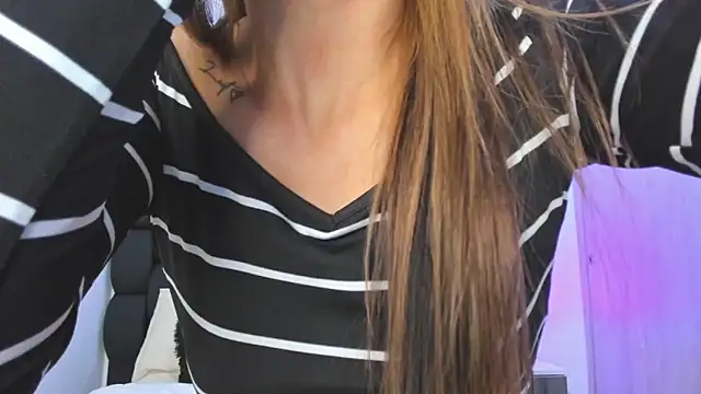 Snapshot of Cristel_Boom chatting on 01.11.25 Cristel Boom online show from 01.11.25