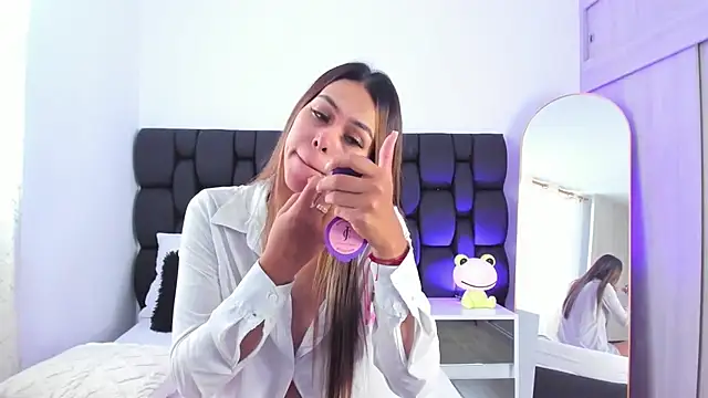 Snapshot of Cristel_Boom chatting on 01.26.25 Cristel Boom online show from 01.26.25