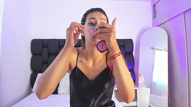 Snapshot of Cristel_Boom chatting on 01.29.25 Cristel Boom online show from 01.29.25